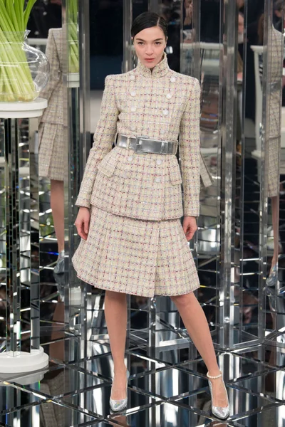 Look 4